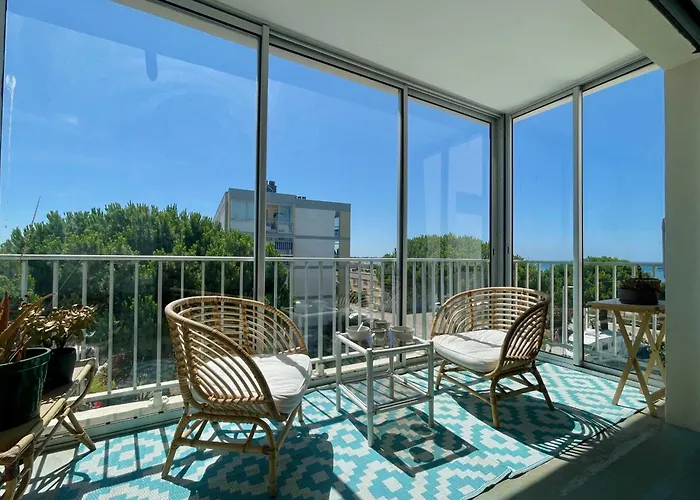 Le Neptune Appartement T2 Tout Confort Au Calme Et A Deux Pas De La Plage